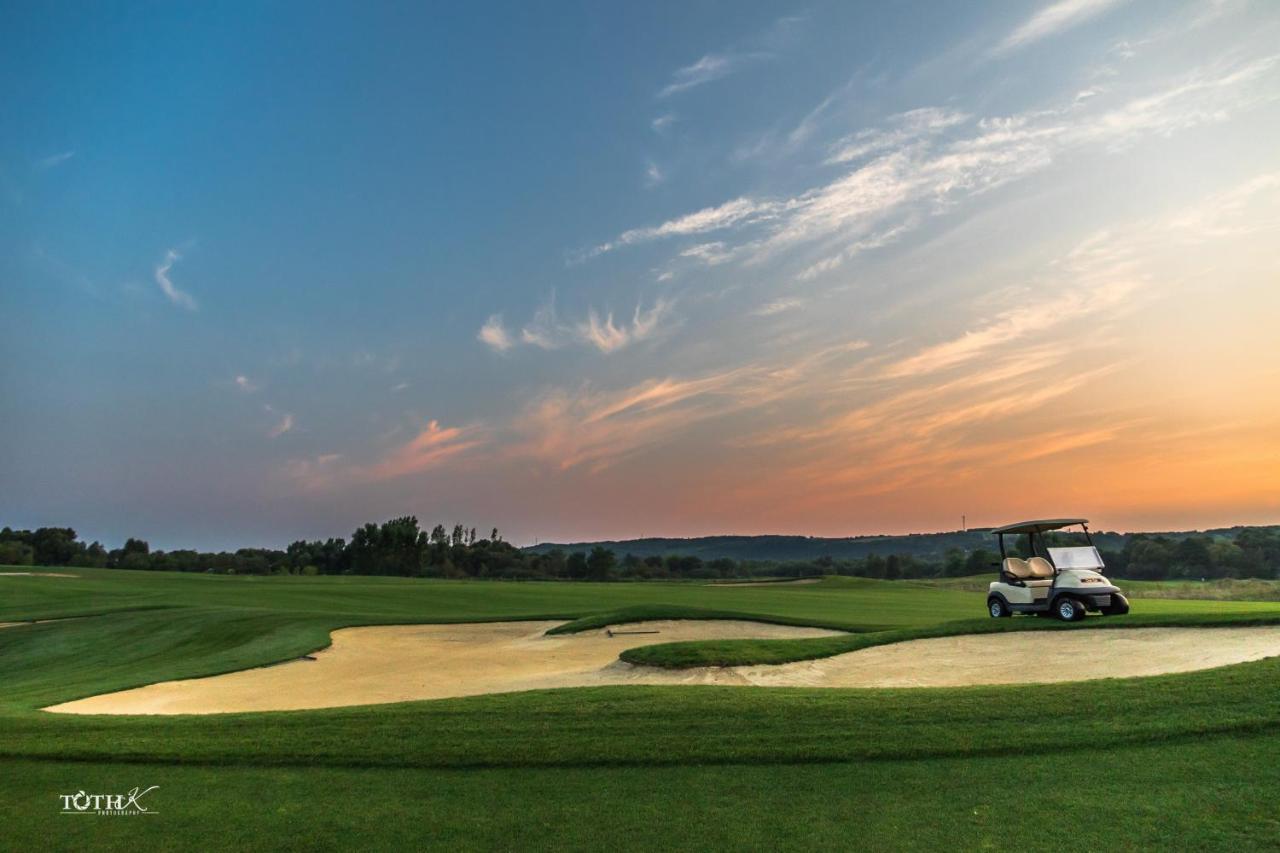 Zala Springs Golf Resort ซาลัคชานี ภายนอก รูปภาพ