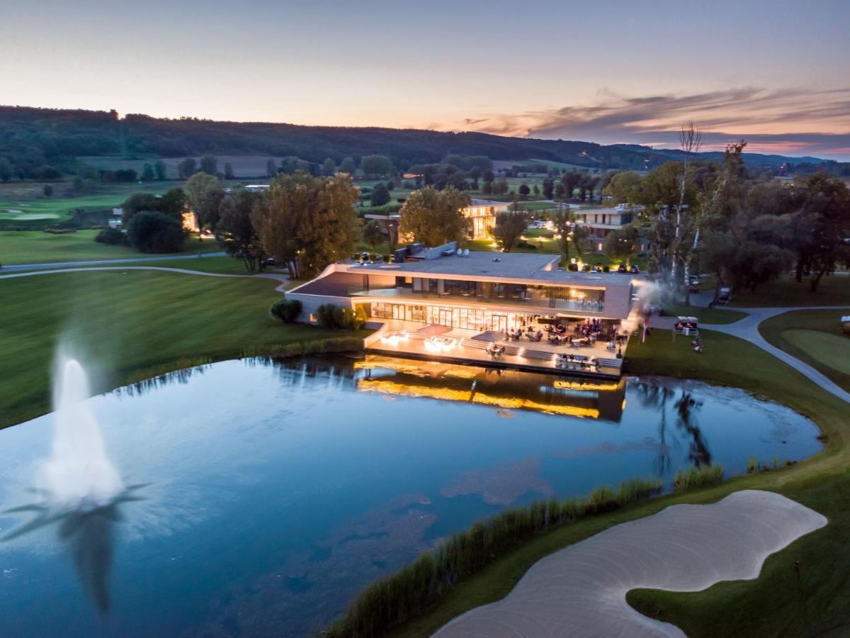 Zala Springs Golf Resort ซาลัคชานี ภายนอก รูปภาพ