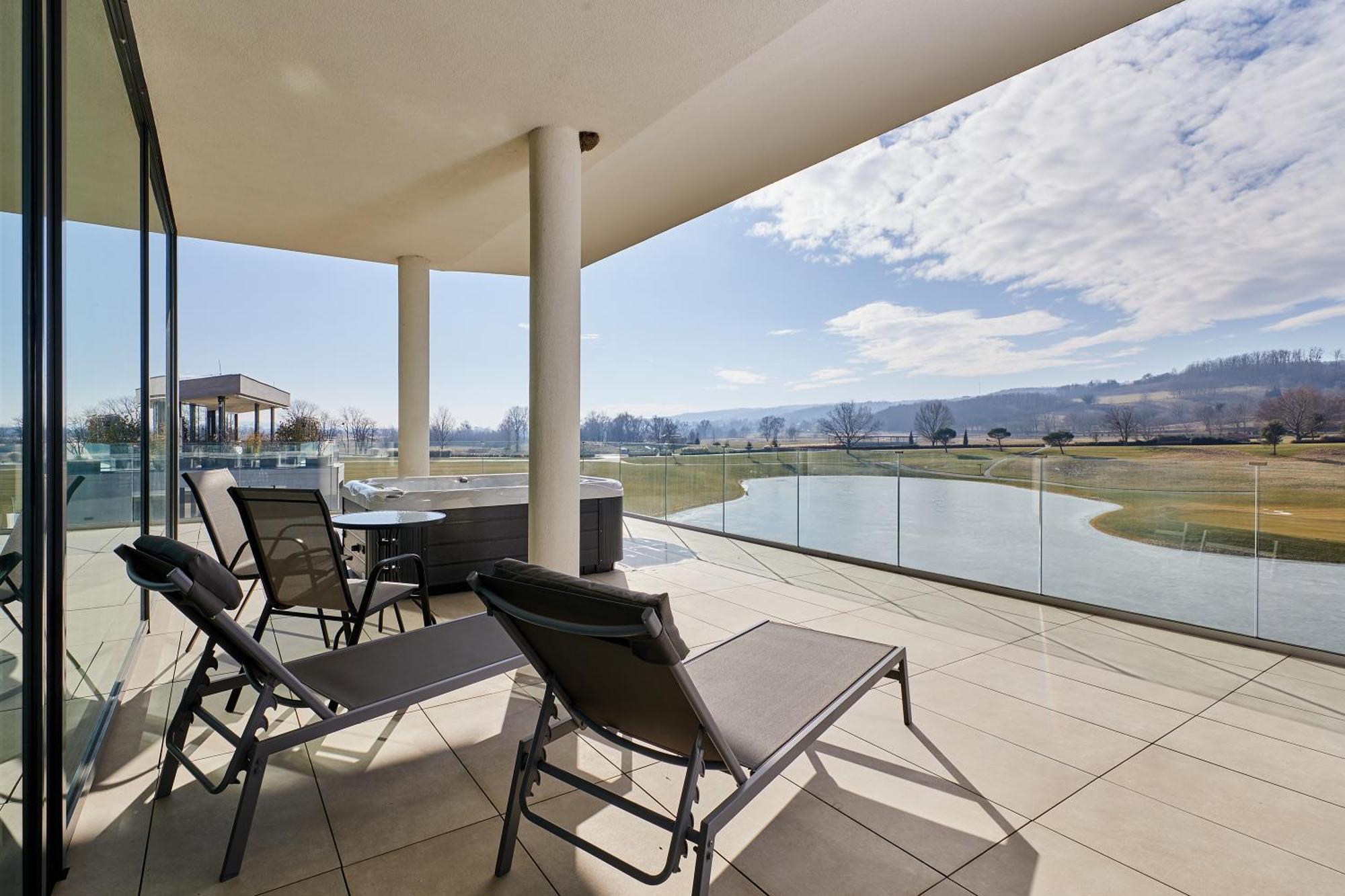 Zala Springs Golf Resort ซาลัคชานี ภายนอก รูปภาพ