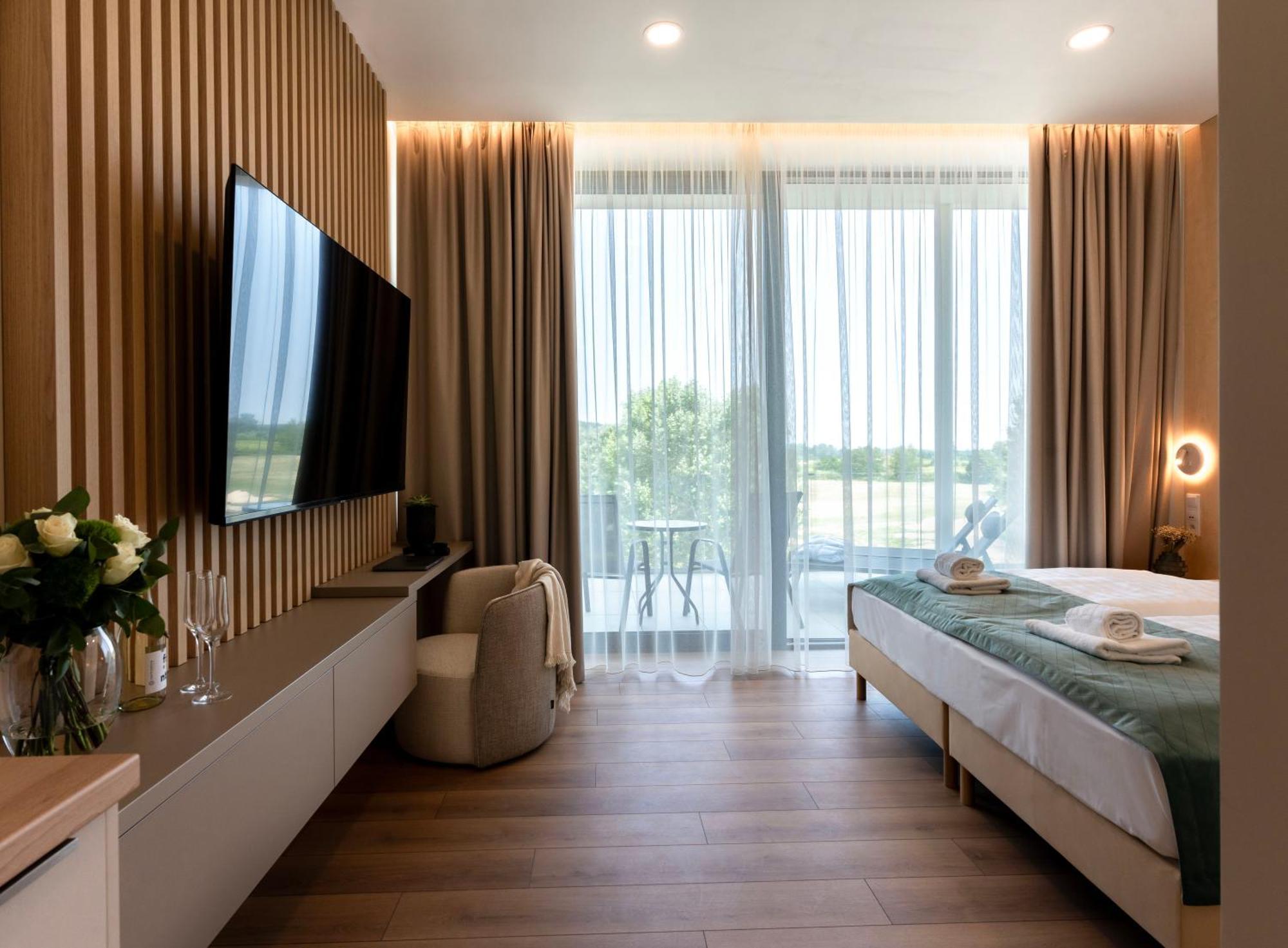 Zala Springs Golf Resort ซาลัคชานี ภายนอก รูปภาพ